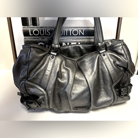 Burberry Silver Metallic Leather Should Bag Tote - Picture 2 of 15